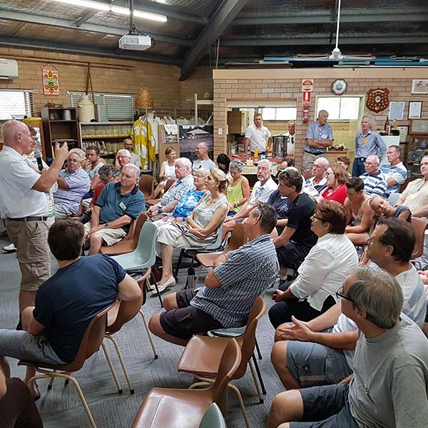 illawarra beekeepers clubhouse meeting with Bruce White